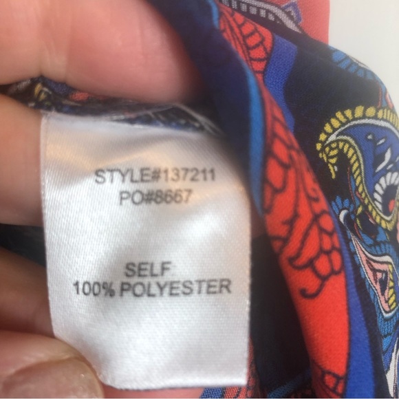 Skies are Blue V-Neck Sleeveless Blouse with Cut Out Back Detail Size 1X - Picture 5 of 8